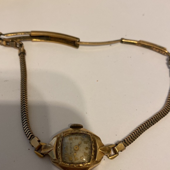 Vintage Bulova Fifth Ave. NewYork 10K rolled gold plated 17 jeweled watch. - Picture 5 of 5